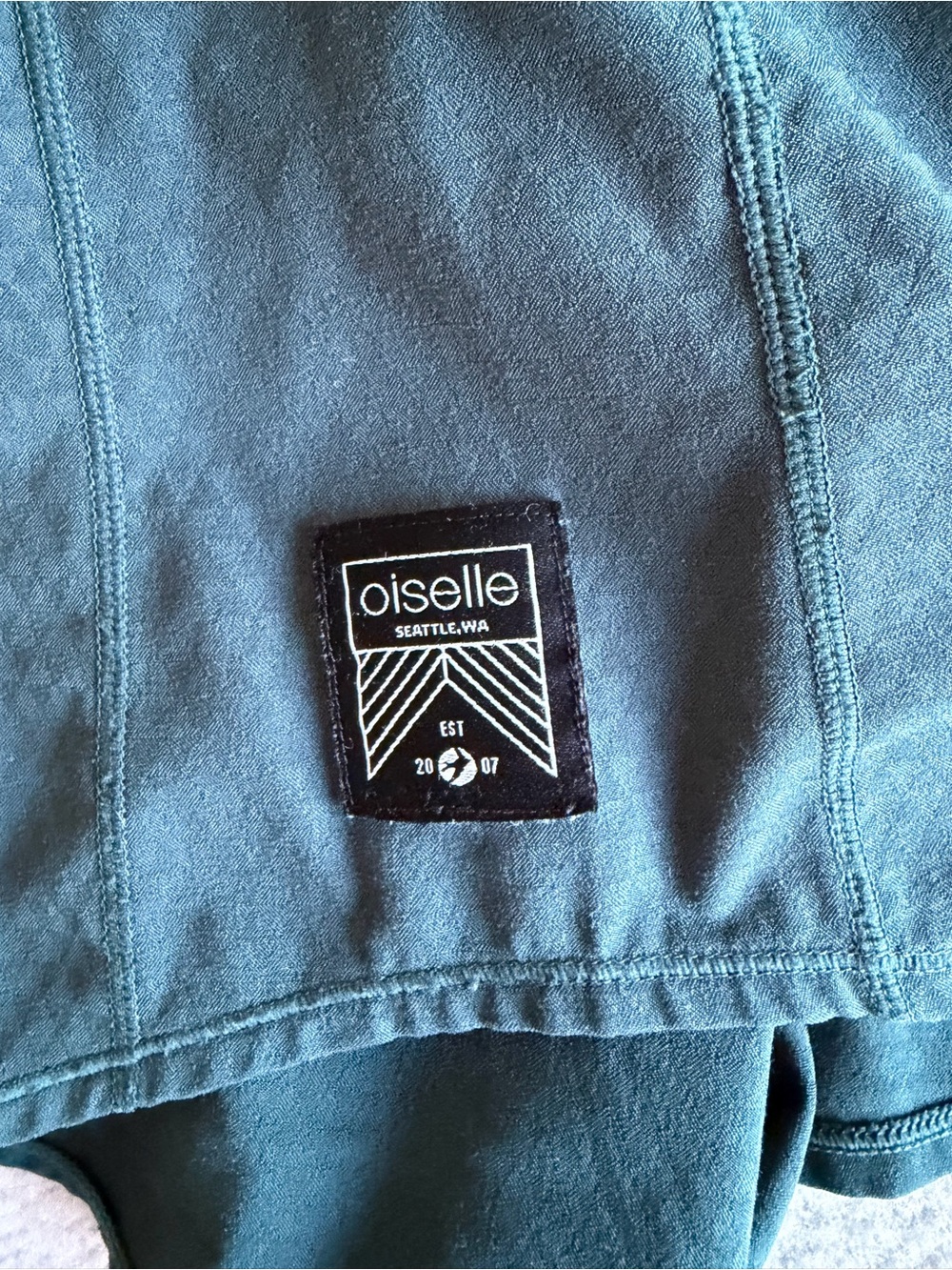 Oiselle High Rise Roga 4” Shorts in juniper size 8 - Picture 4 of 6